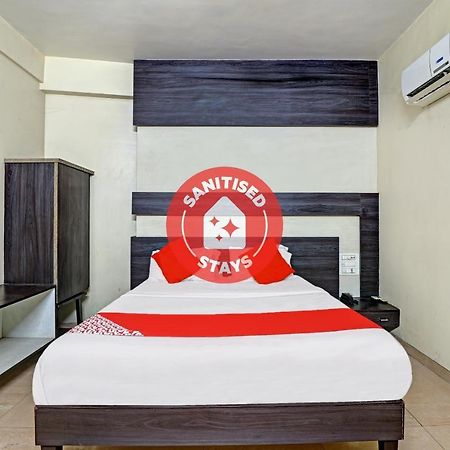 Oyo 82461 Hotel Darshan Banquet And Rooms Surat Exterior photo
