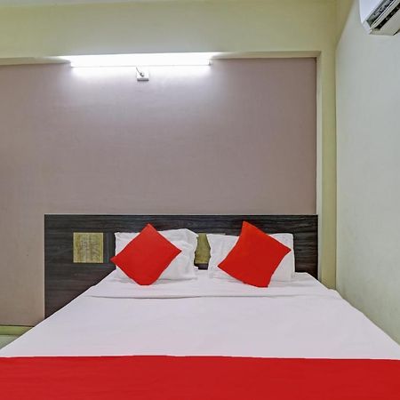 Oyo 82461 Hotel Darshan Banquet And Rooms Surat Exterior photo