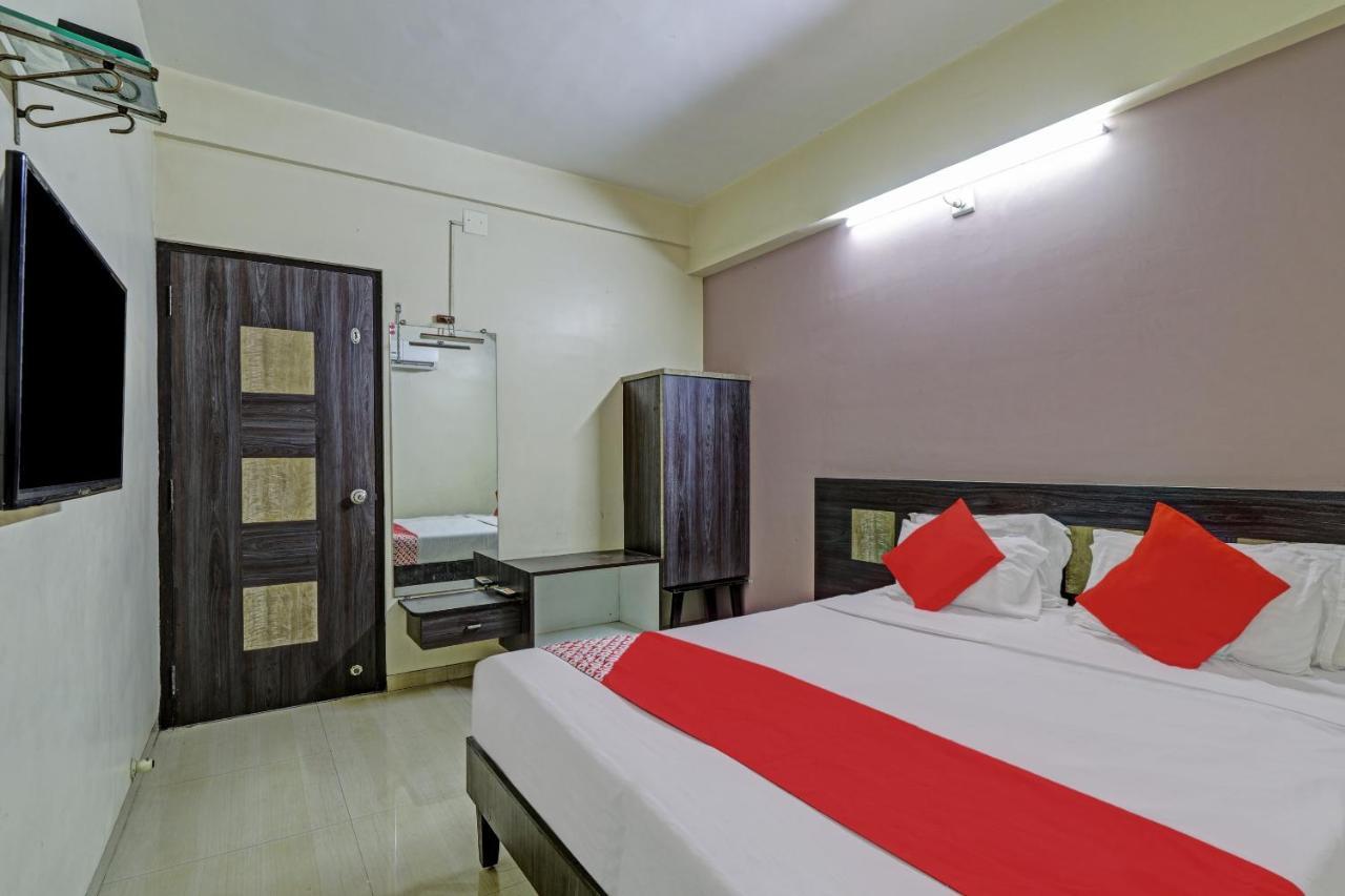 Oyo 82461 Hotel Darshan Banquet And Rooms Surat Exterior photo