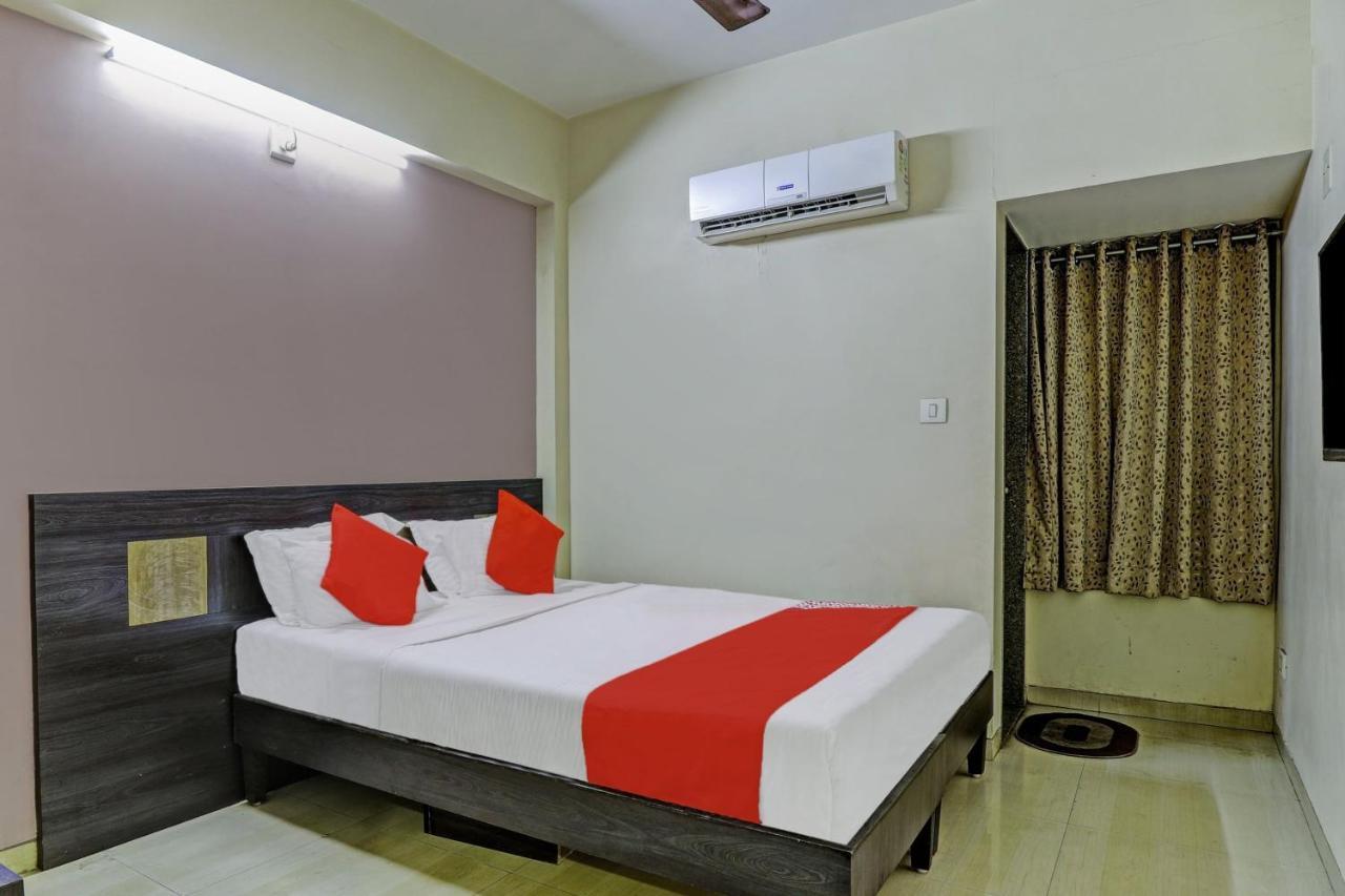 Oyo 82461 Hotel Darshan Banquet And Rooms Surat Exterior photo