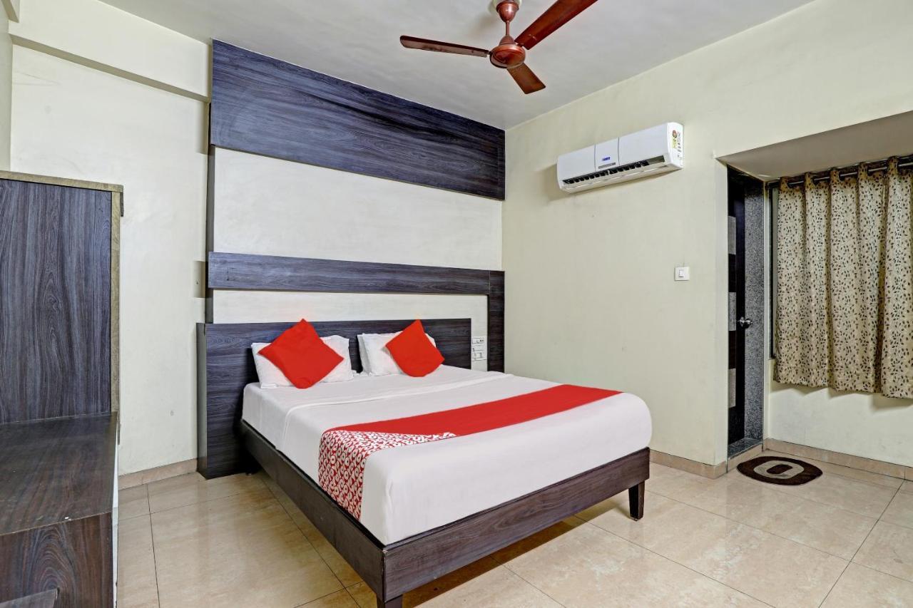 Oyo 82461 Hotel Darshan Banquet And Rooms Surat Exterior photo