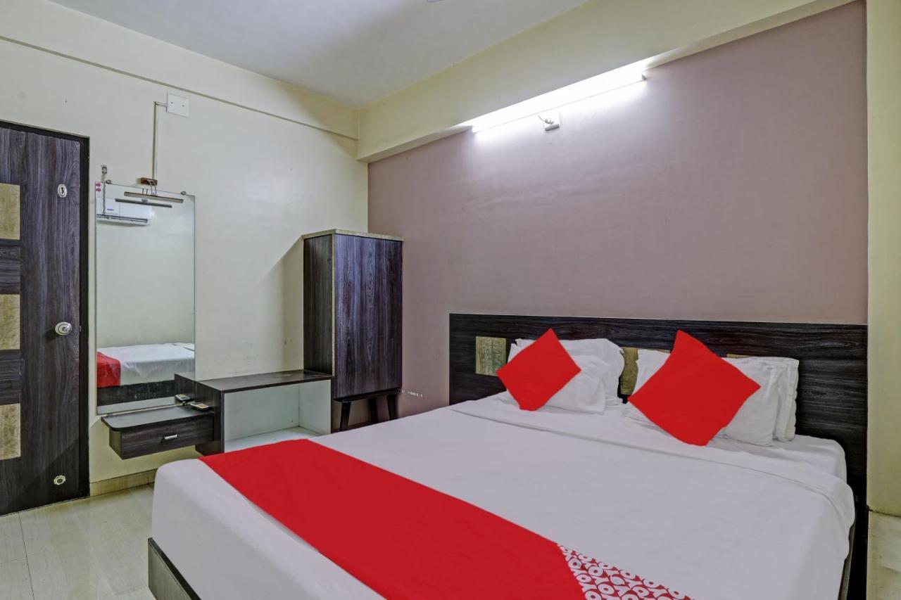 Oyo 82461 Hotel Darshan Banquet And Rooms Surat Exterior photo