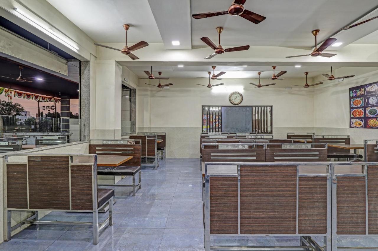 Oyo 82461 Hotel Darshan Banquet And Rooms Surat Exterior photo